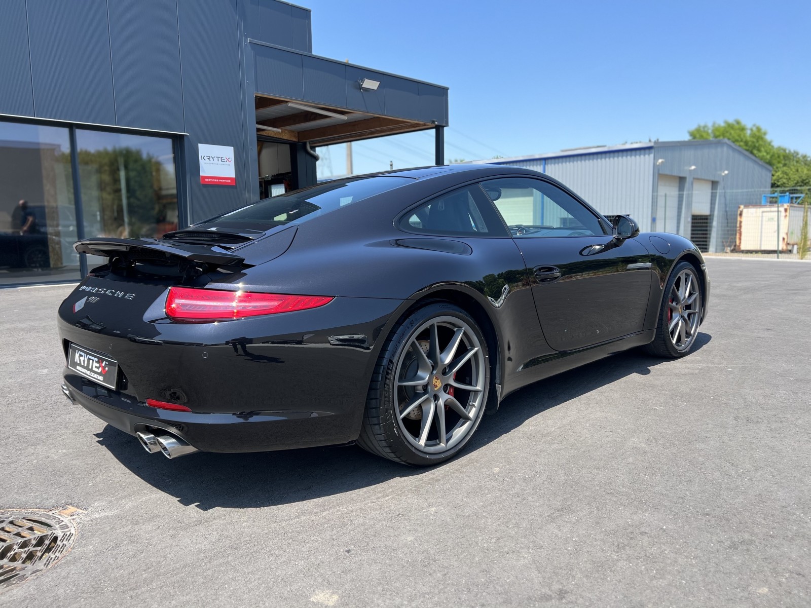 CENTRE ESTHÉTIQUE AUTOMOBILE POUR DETAILING ET POSE D'UN TRAITEMENT CÉRAMIQUE KRYTEX 7h+ Porsche 911 (991) Carrera S à Le Mans proche Laval