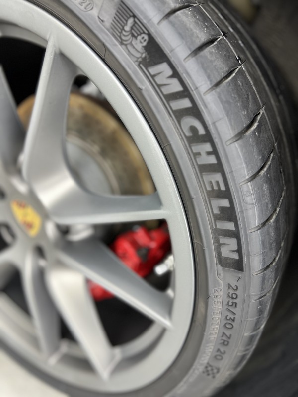 CENTRE ESTHÉTIQUE AUTOMOBILE POUR DETAILING ET POSE D'UN TRAITEMENT CÉRAMIQUE KRYTEX 7h+ Porsche 911 (991) Carrera S à Le Mans proche Laval