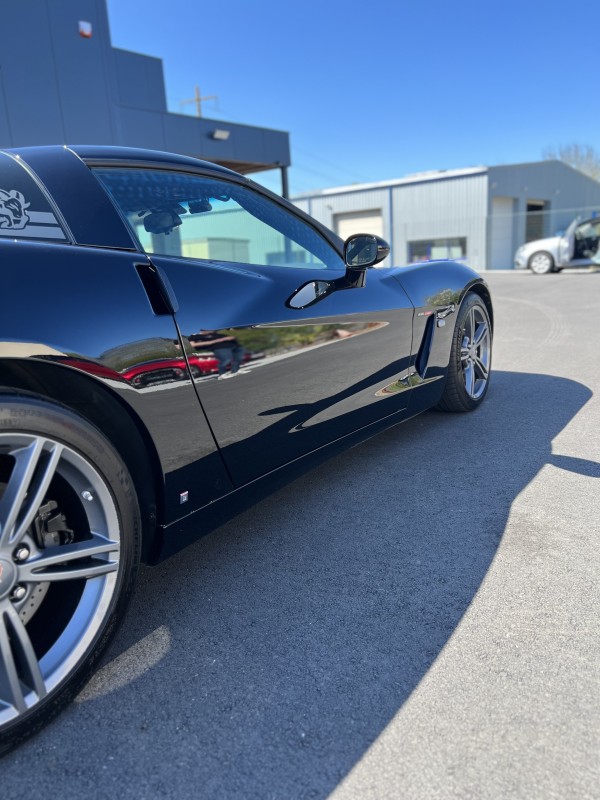 Lustrage et Polissage de Carrosserie pour Corvette à Laval 