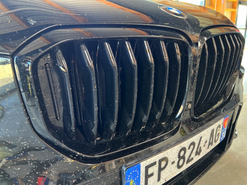 CORRECTION DU VERNIS ET TRAITEMENT CÉRAMIQUE HAUT DE GAMME SUR BMW X5 M 5.0D EN MAYENNE 