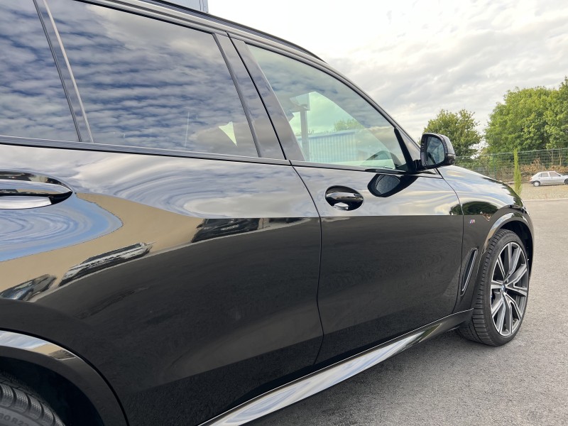 CORRECTION DU VERNIS ET TRAITEMENT CÉRAMIQUE HAUT DE GAMME SUR BMW X5 M 5.0D EN MAYENNE 