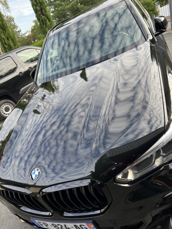 CORRECTION DU VERNIS ET TRAITEMENT CÉRAMIQUE HAUT DE GAMME SUR BMW X5 M 5.0D EN MAYENNE 