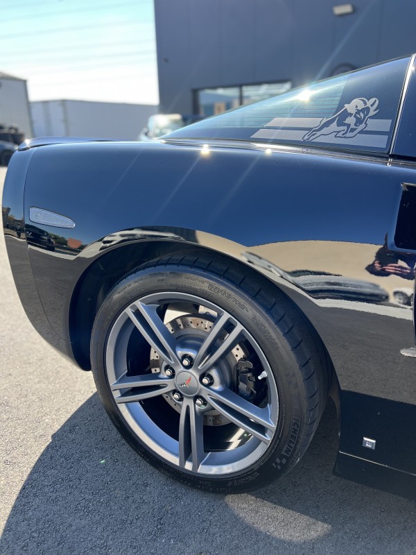 Lustrage et Polissage de Carrosserie pour Corvette à Laval 