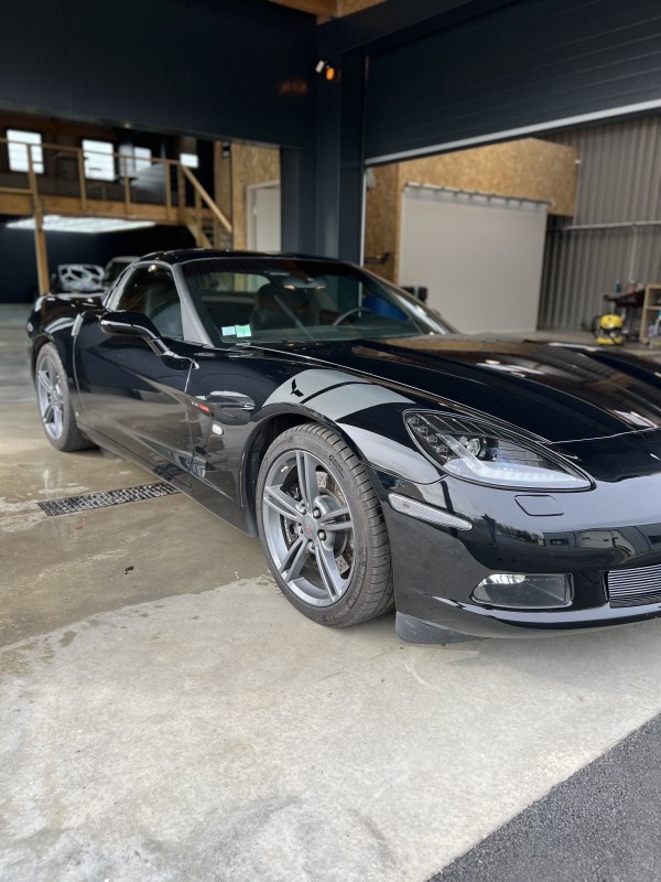 Lustrage et Polissage de Carrosserie pour Corvette à Laval 