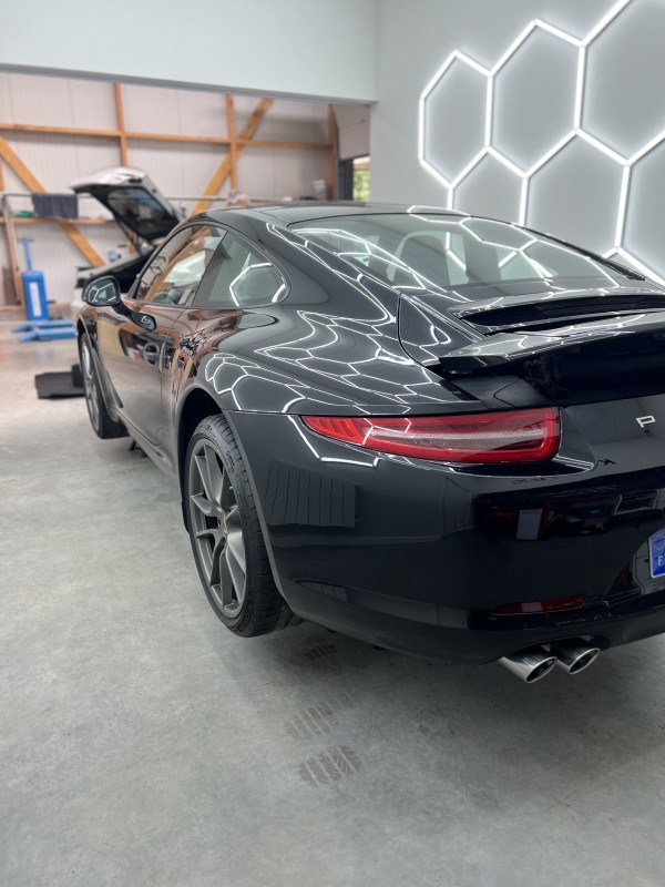 CENTRE ESTHÉTIQUE AUTOMOBILE POUR DETAILING ET POSE D'UN TRAITEMENT CÉRAMIQUE KRYTEX 7h+ Porsche 911 (991) Carrera S à Le Mans proche Laval