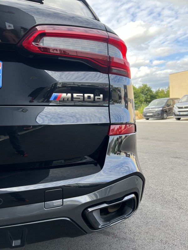 CORRECTION DU VERNIS ET TRAITEMENT CÉRAMIQUE HAUT DE GAMME SUR BMW X5 M 5.0D EN MAYENNE 