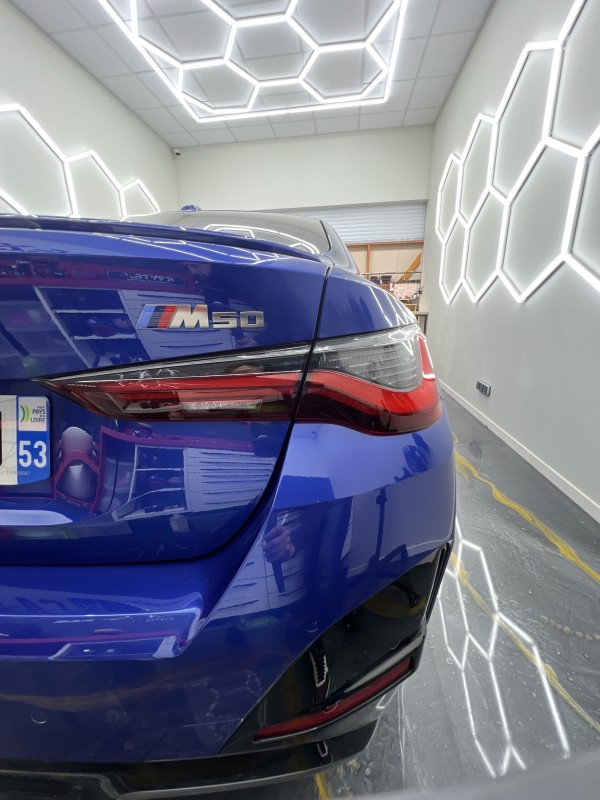 CORRECTION DU VERNIS ET TRAITEMENT CÉRAMIQUE HAUT DE GAMME SUR BMW i4 M EN MAYENNE
