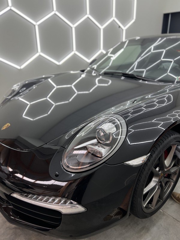 CENTRE ESTHÉTIQUE AUTOMOBILE POUR DETAILING ET POSE D'UN TRAITEMENT CÉRAMIQUE KRYTEX 7h+ Porsche 911 (991) Carrera S à Le Mans proche Laval
