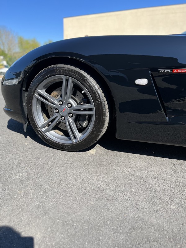 Lustrage et Polissage de Carrosserie pour Corvette à Laval 