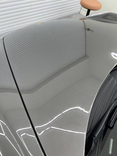 Correction de vernis et polissage de carrosserie PORSCHE haut de gamme à Saint Berthevin