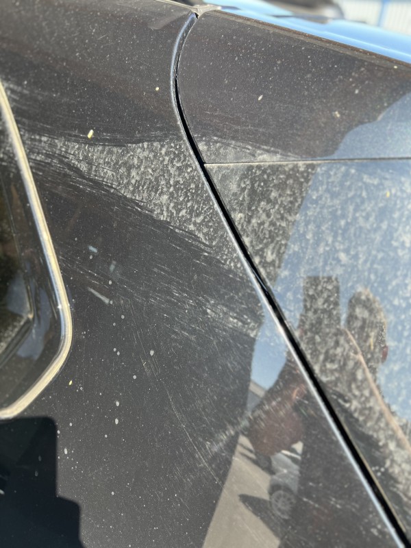 CORRECTION DU VERNIS ET TRAITEMENT CÉRAMIQUE HAUT DE GAMME SUR BMW X5 M 5.0D EN MAYENNE 