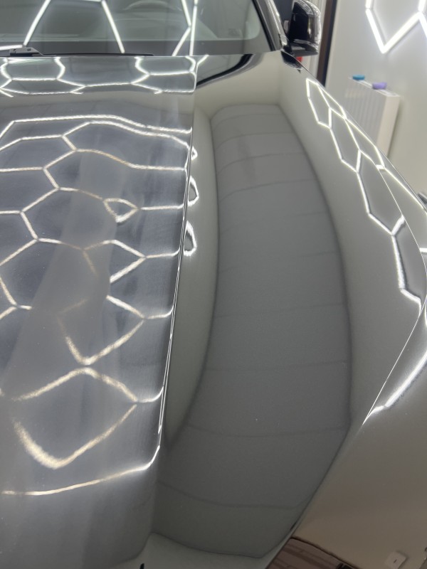 CORRECTION DU VERNIS ET TRAITEMENT CÉRAMIQUE HAUT DE GAMME SUR BMW X5 M 5.0D EN MAYENNE 