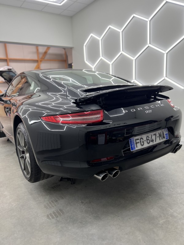 CENTRE ESTHÉTIQUE AUTOMOBILE POUR DETAILING ET POSE D'UN TRAITEMENT CÉRAMIQUE KRYTEX 7h+ Porsche 911 (991) Carrera S à Le Mans proche Laval