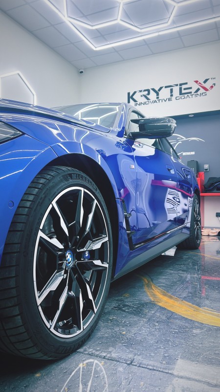 CORRECTION DU VERNIS ET TRAITEMENT CÉRAMIQUE HAUT DE GAMME SUR BMW i4 M EN MAYENNE