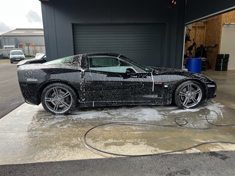 Lustrage et Polissage de Carrosserie pour Corvette à Laval 