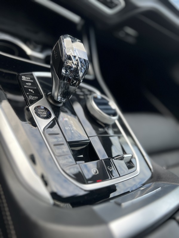 CORRECTION DU VERNIS ET TRAITEMENT CÉRAMIQUE HAUT DE GAMME SUR BMW X5 M 5.0D EN MAYENNE 